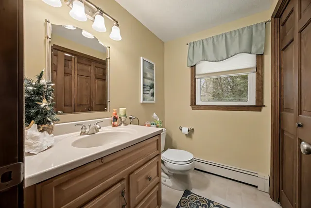 $629,000 | 35 Kelly Brook Lane, Hampstead, NH 03826