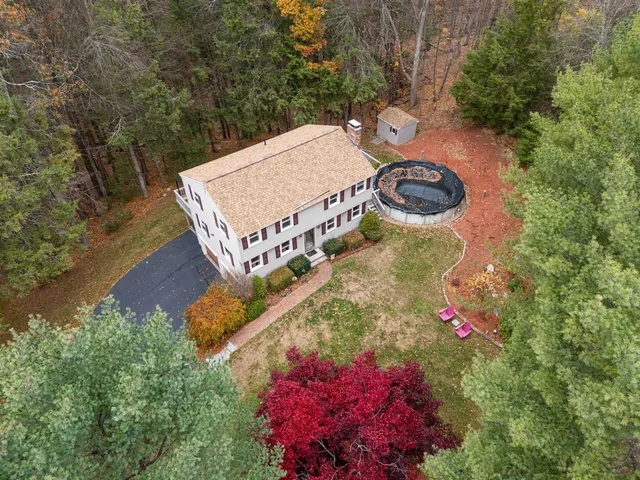 $629,000 | 35 Kelly Brook Lane, Hampstead, NH 03826