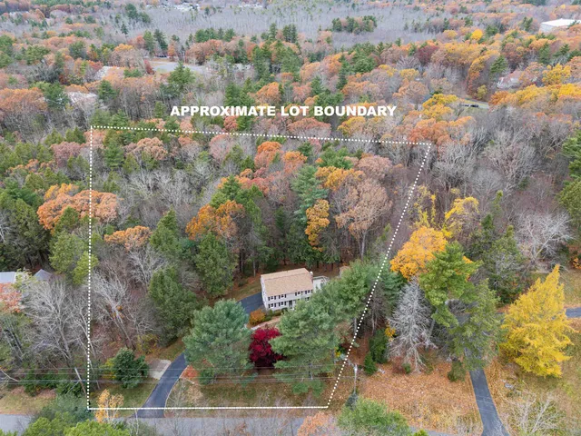 $629,000 | 35 Kelly Brook Lane, Hampstead, NH 03826