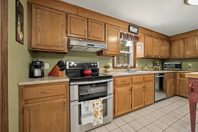 $629,000 | 35 Kelly Brook Lane, Hampstead, NH 03826