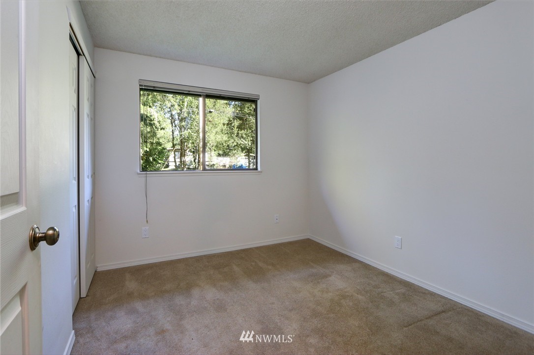 17354 Hallman Road Northwest Poulsbo, WA 98370 - Photo 9 of 15 Gallery Image 9