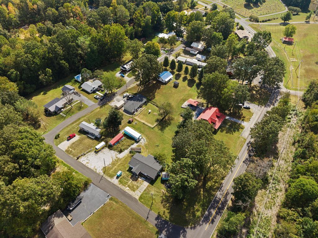 187 Meadowlark Lane Grand Rivers, KY 42045 - Photo 31 of 31 DJI_20260930112627_0042_D