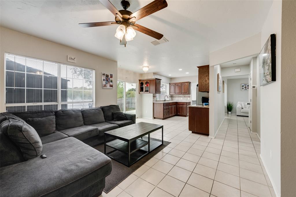 2629 Coldstream Drive Fort Worth, TX 76123 - Photo 7 of 24 a living room with furniture and kitchen view
