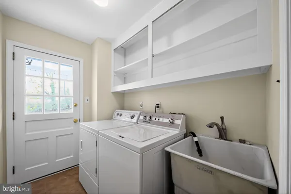 $1,090,000 | 450 Coldstream Drive, Berwyn, PA 19312