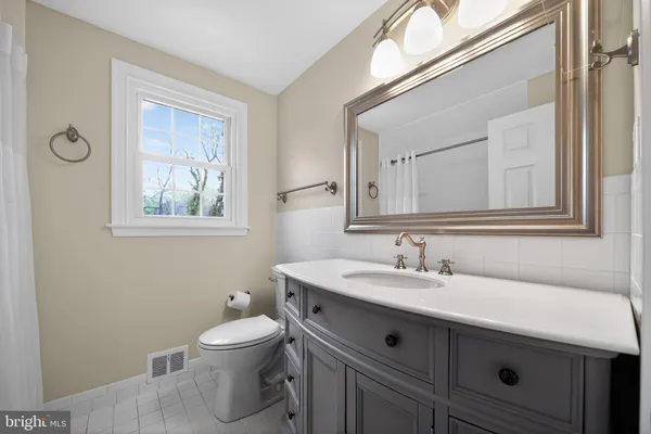 $1,090,000 | 450 Coldstream Drive, Berwyn, PA 19312