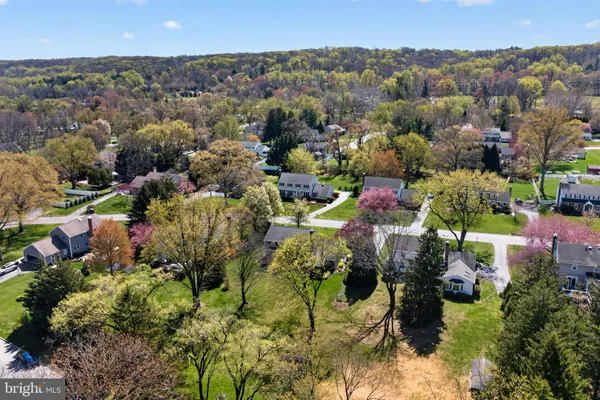 $1,090,000 | 450 Coldstream Drive, Berwyn, PA 19312