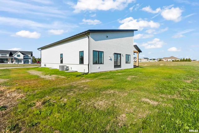 $869,900 | 1214 Whippoorwill Drive, Morton, IL 61550