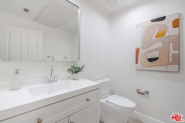 $1,395,000 | 6020 South Seabluff Drive, Unit 114, Playa Vista, CA 90094