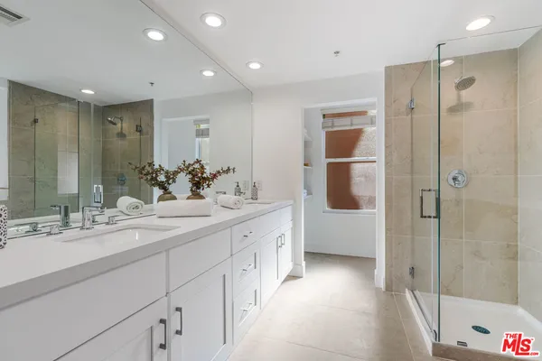 $1,395,000 | 6020 South Seabluff Drive, Unit 114, Playa Vista, CA 90094