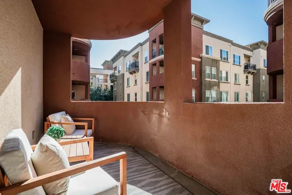 $1,395,000 | 6020 South Seabluff Drive, Unit 114, Playa Vista, CA 90094