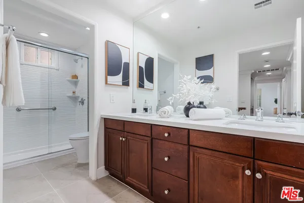 $1,395,000 | 6020 South Seabluff Drive, Unit 114, Playa Vista, CA 90094