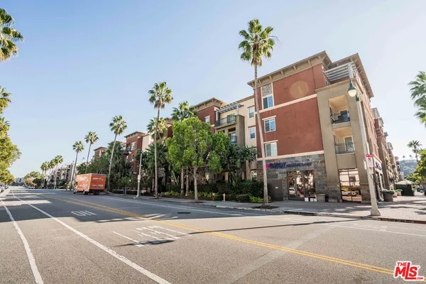 $1,395,000 | 6020 South Seabluff Drive, Unit 114, Playa Vista, CA 90094