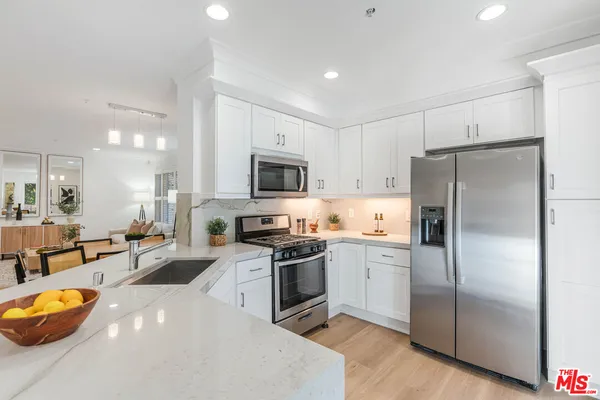 $1,395,000 | 6020 South Seabluff Drive, Unit 114, Playa Vista, CA 90094