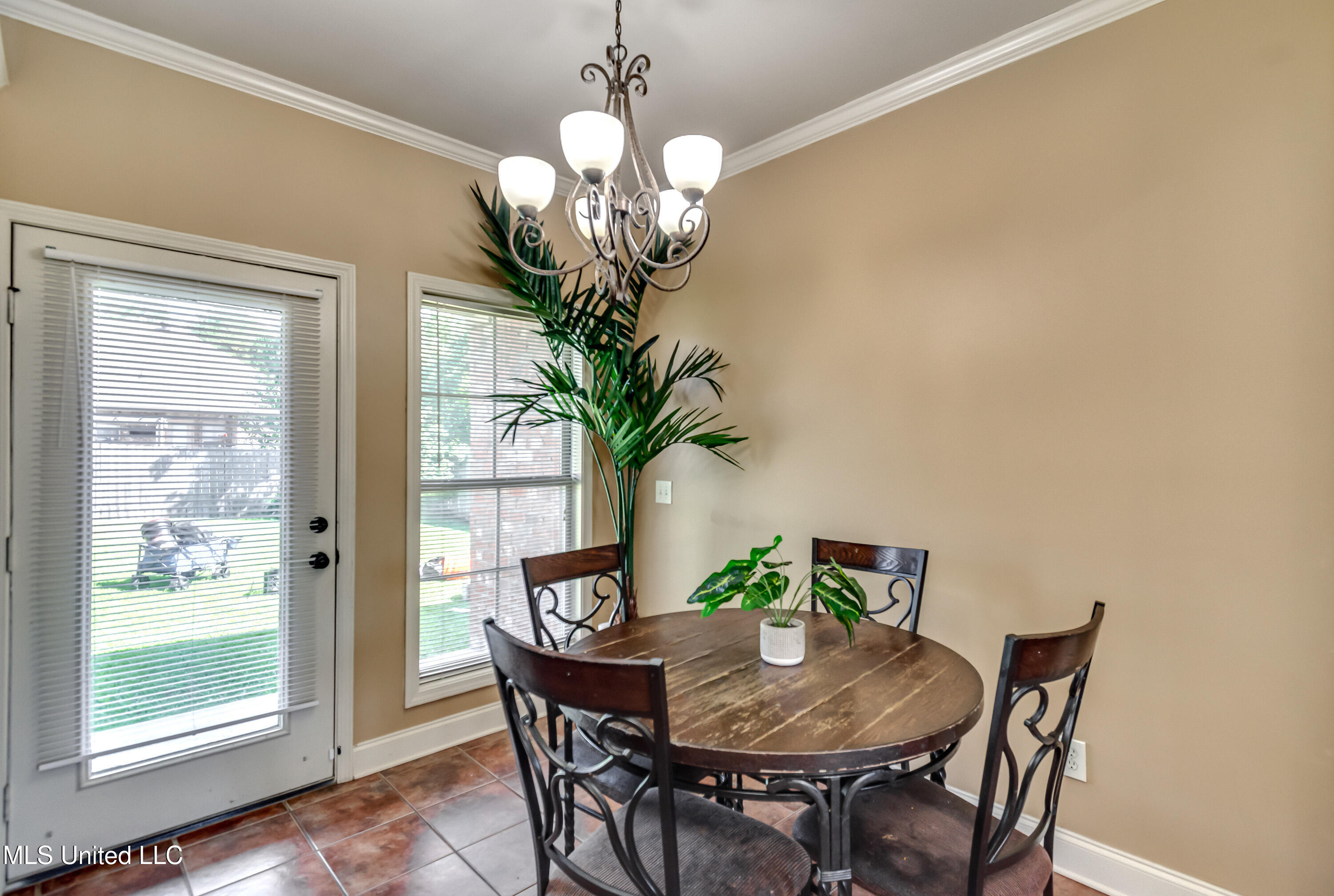 304 Silver Tree Lane Pearl, MS 39208 - Photo 5 of 18 304 Silver Tree Lane-24