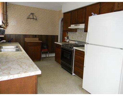 556 Main Street Corinth, ME 04427 - Photo 3 of 25 Kitchen.
