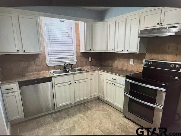 $1,450 | 402 Clarksville Street, Bogata, TX 75417