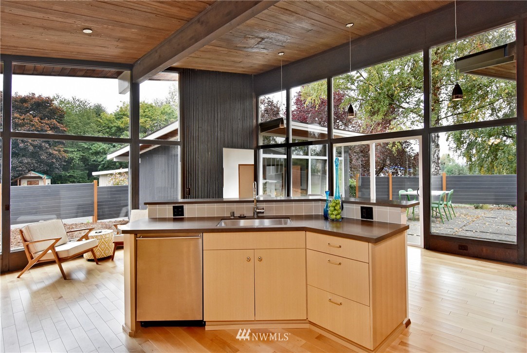 5590 South Langston Road Seattle, WA 98178 - Photo 11 of 25 Gallery Image 11