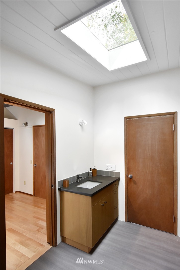 5590 South Langston Road Seattle, WA 98178 - Photo 6 of 25 Gallery Image 6