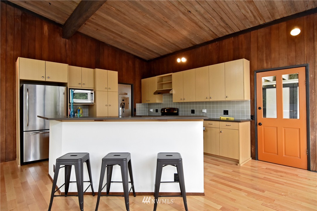 5590 South Langston Road Seattle, WA 98178 - Photo 10 of 25 Gallery Image 10