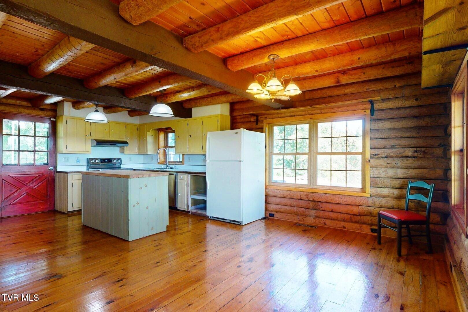 2309 Old Kentucky Road West Mosheim, TN 37818 - Photo 21 of 121 Kitchen & Dining