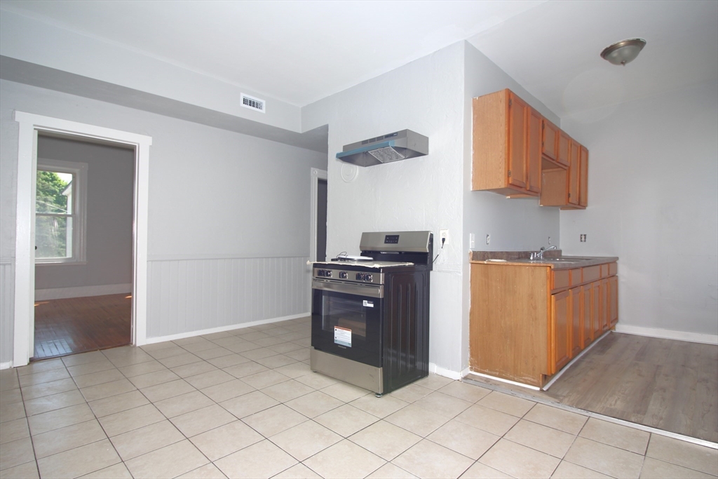 82 Fox Street, Unit 2 Worcester, MA 01604 - Photo 6 of 16