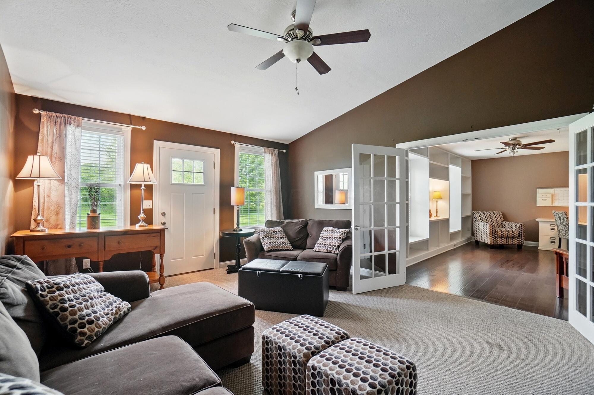 9820 Heimberger Road Northwest Baltimore, OH 43105 - Photo 29 of 81 Living Room - 9820 Heimberger Road NW, Baltimore, OH 43105