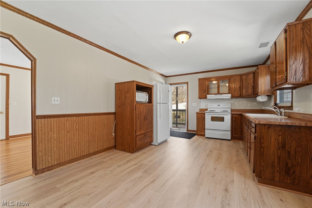 205 Claridon Road Chardon, OH 44024 - Photo 5 of 30