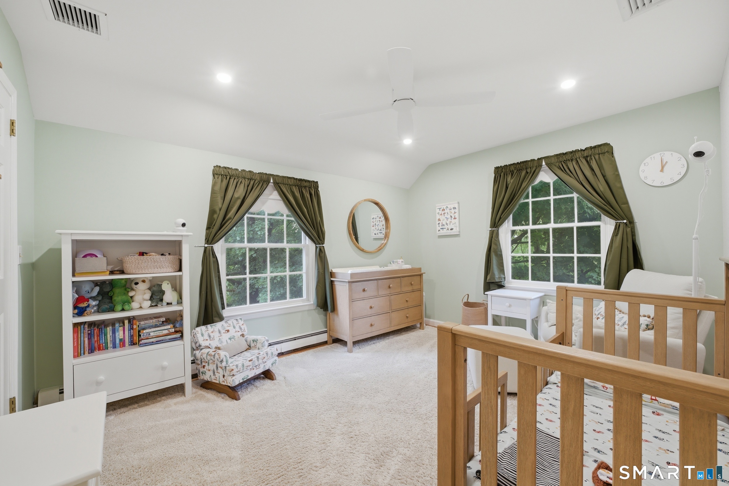 14 Woodchuck Lane Ridgefield, CT 06877 - Photo 26 of 39 Upper Level Third Bedroom