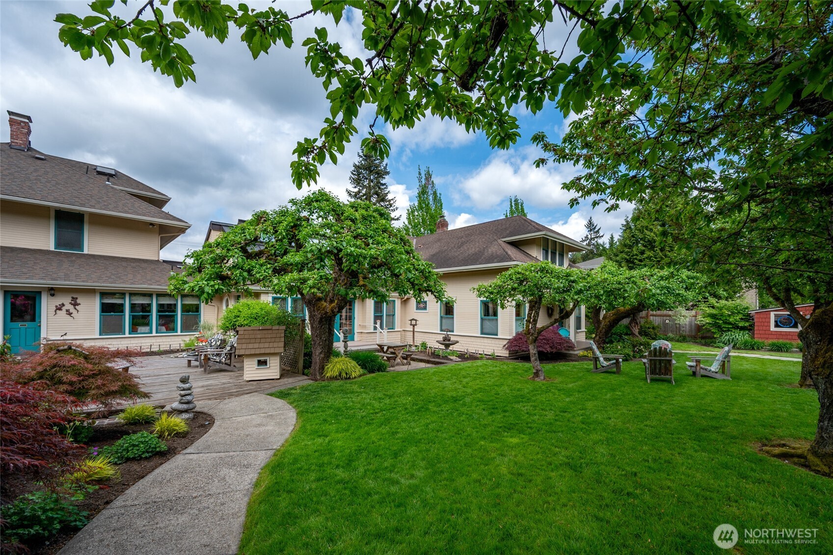 10425 East Riverside Drive Bothell, WA 98011 - Photo 33 of 40