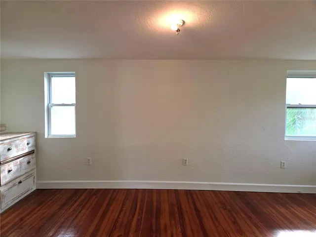 $2,100 | 2808 56th Street South, Unit UPPR, Gulfport, FL 33707