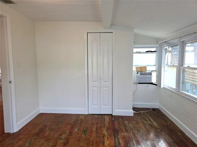 $2,100 | 2808 56th Street South, Unit UPPR, Gulfport, FL 33707