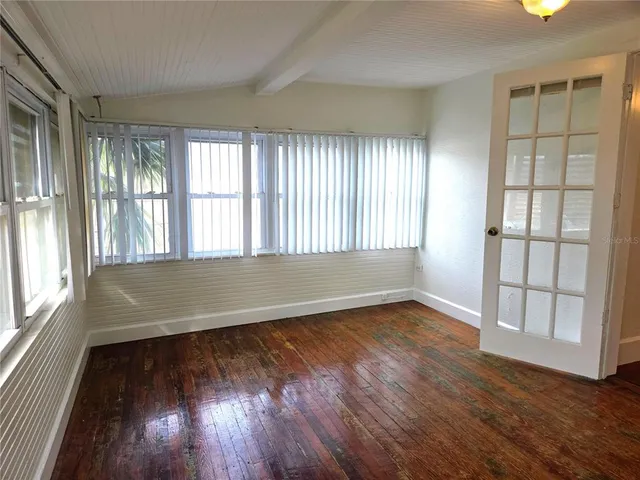 $2,100 | 2808 56th Street South, Unit UPPR, Gulfport, FL 33707