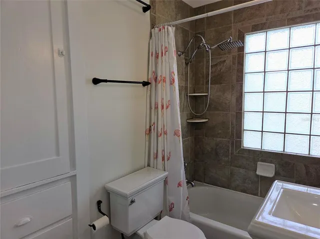 $2,100 | 2808 56th Street South, Unit UPPR, Gulfport, FL 33707