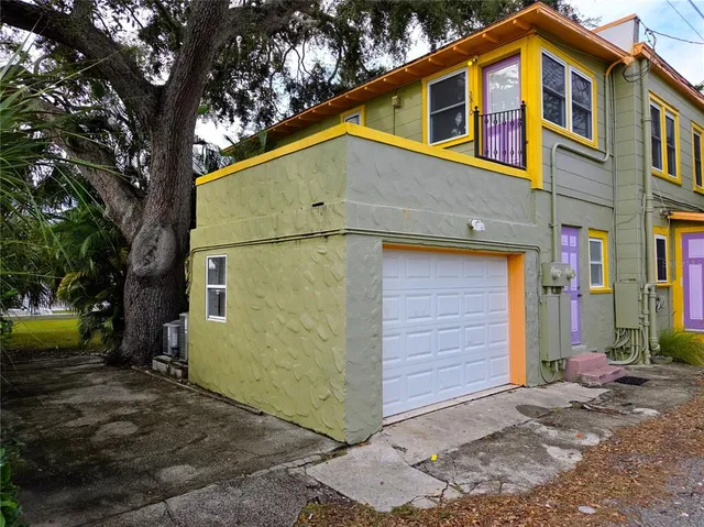 $2,100 | 2808 56th Street South, Unit UPPR, Gulfport, FL 33707