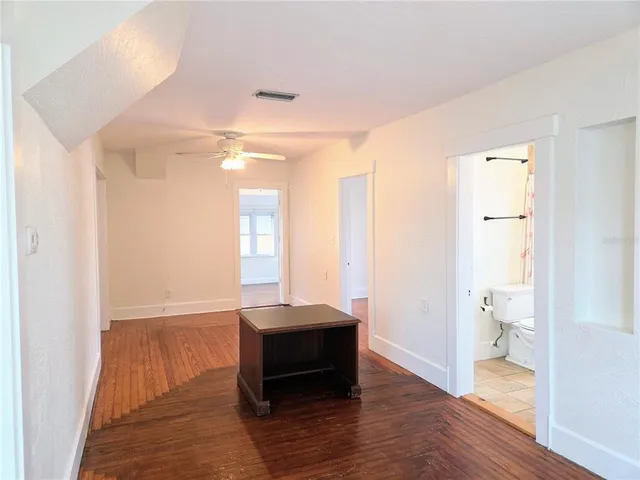 $2,100 | 2808 56th Street South, Unit UPPR, Gulfport, FL 33707