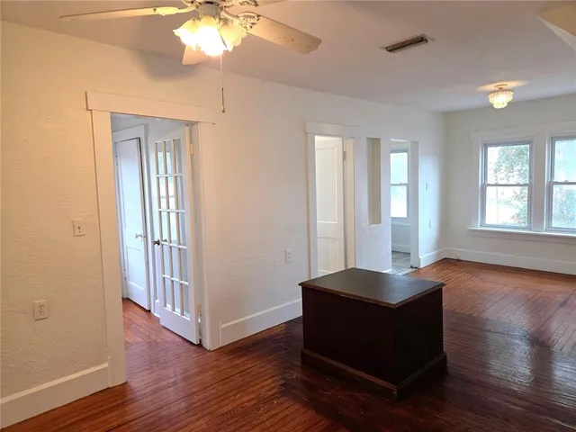 $2,100 | 2808 56th Street South, Unit UPPR, Gulfport, FL 33707