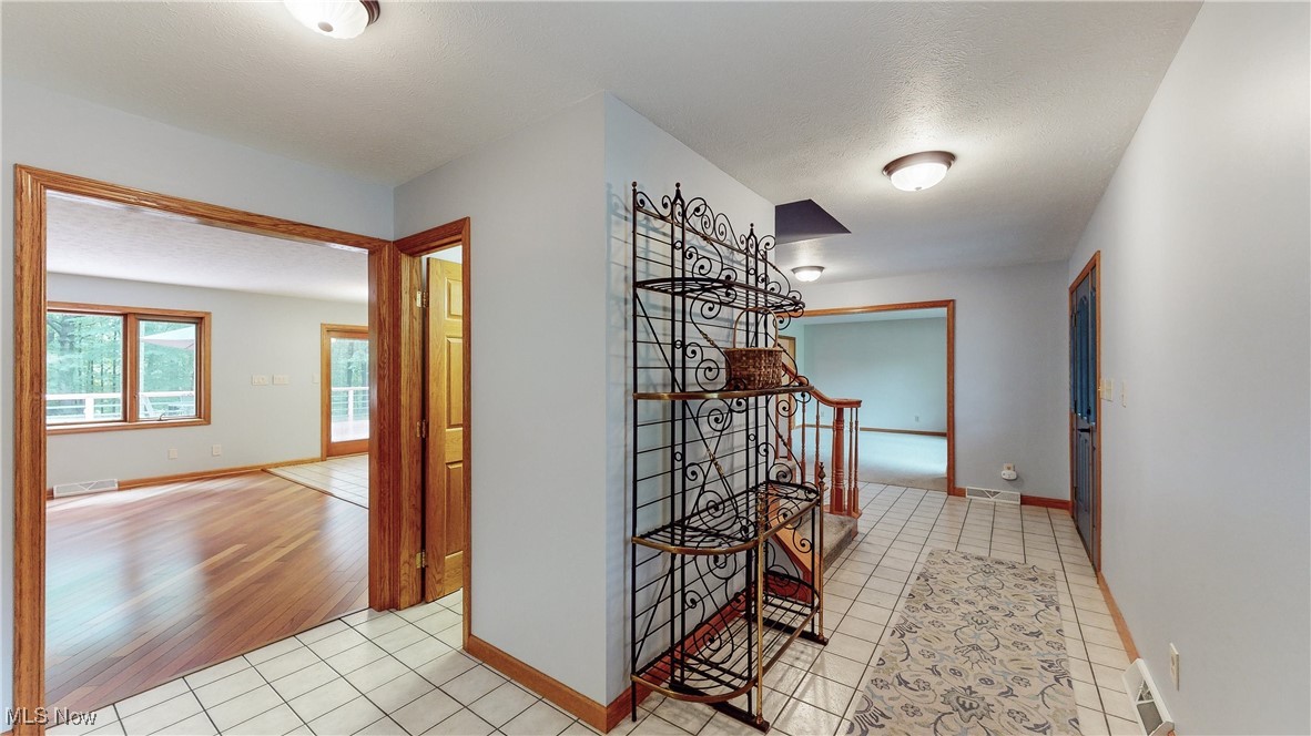 19206 Rashell Drive Bedford, OH 44146 - Photo 6 of 50