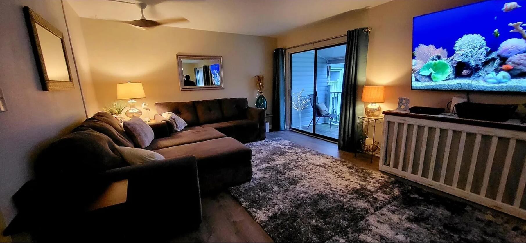 101 Old Ferry Road, Unit 18C Shalimar, FL 32579 - Photo 4 of 9 Living room