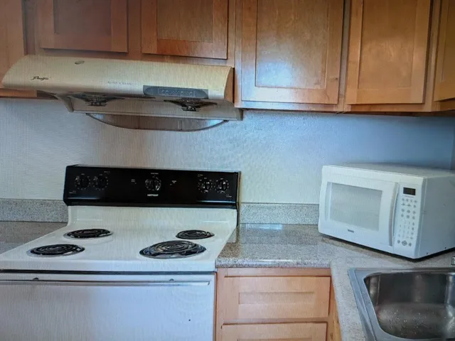 $2,100 | 2655 Edison Street, San Mateo, CA 94403