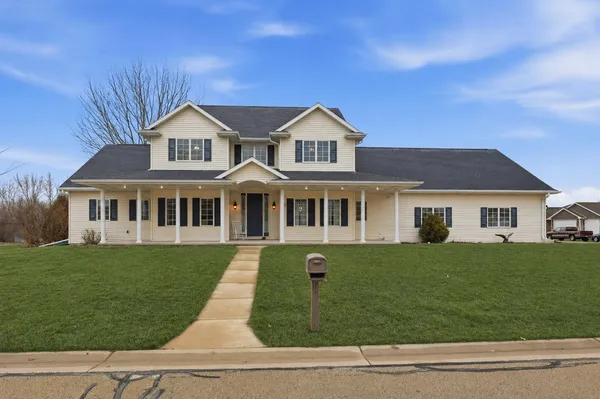 $725,000 | N9005 Blackoak Street, Menasha, WI 54952