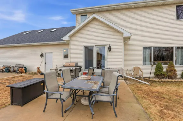 $725,000 | N9005 Blackoak Street, Menasha, WI 54952