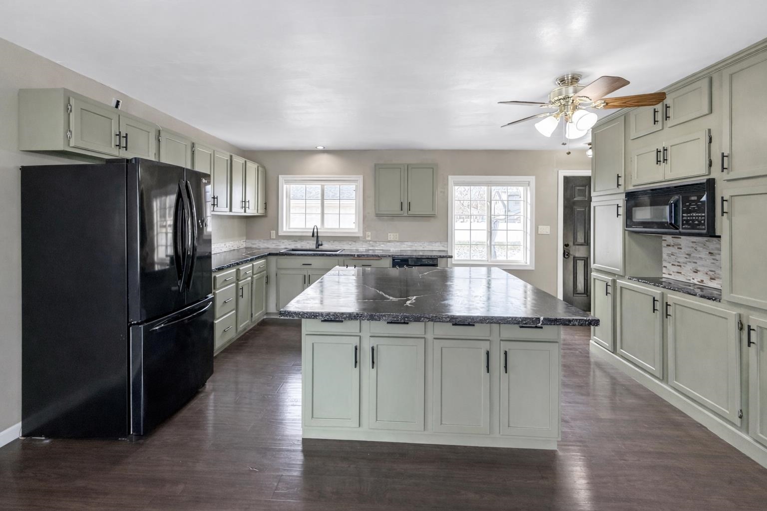 804 John Street Menasha, WI 54952 - Photo 6 of 22