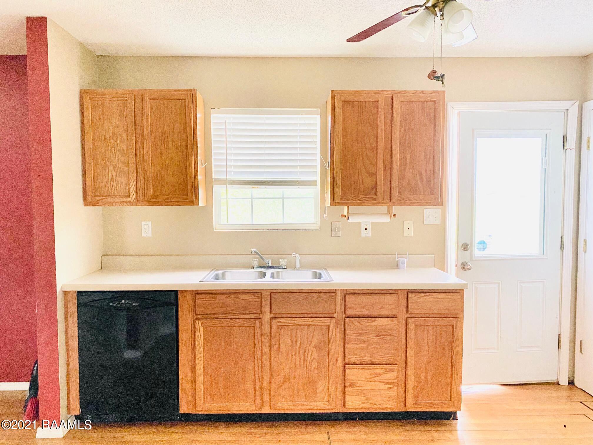 426 Herbert Road Scott, LA 70506 - Photo 2 of 21 Kitchen