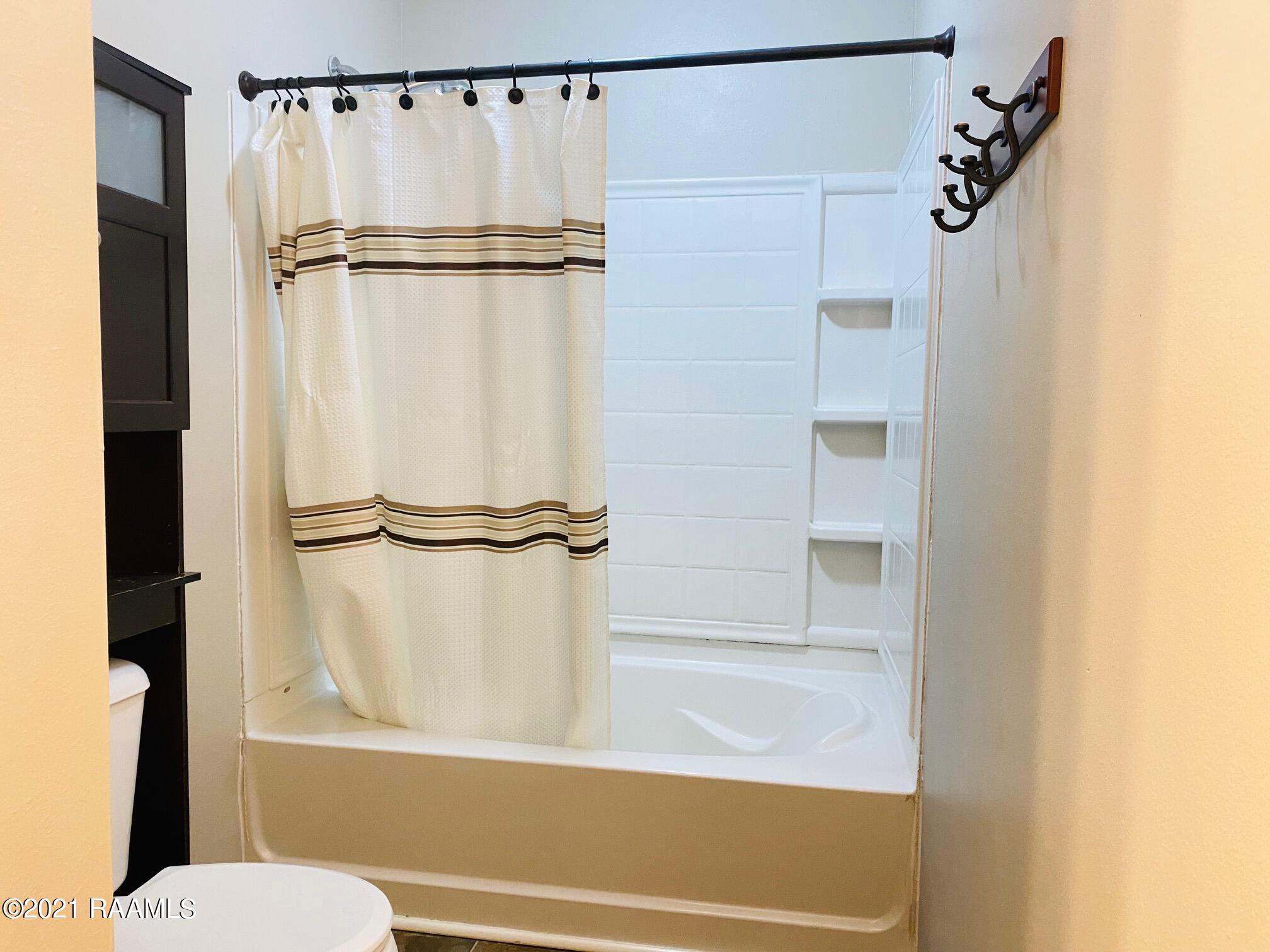 426 Herbert Road Scott, LA 70506 - Photo 10 of 21 Master Bath