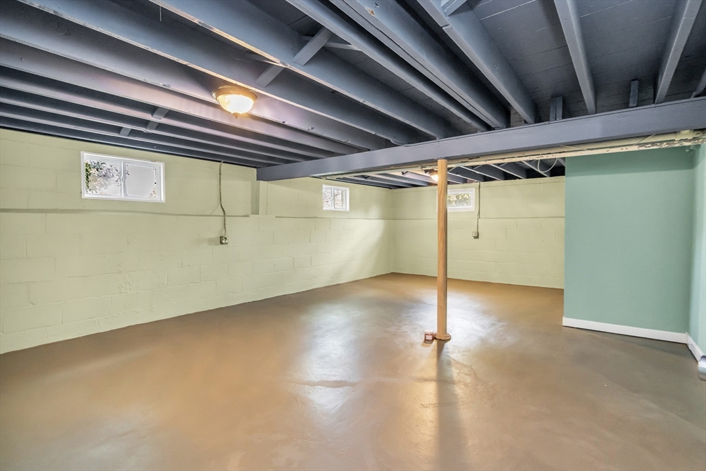 98 Varnum Road Dracut, MA 01826 - Photo 20 of 21 Gallery Image 20
