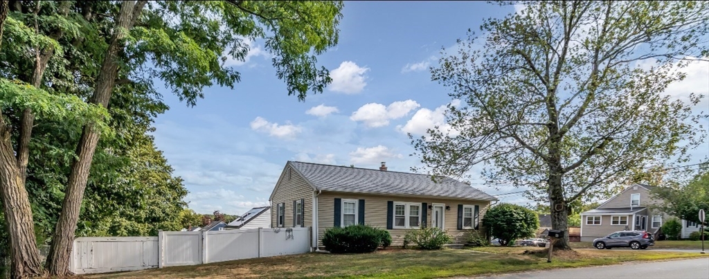 98 Varnum Road Dracut, MA 01826 - Photo 2 of 21 Gallery Image 2
