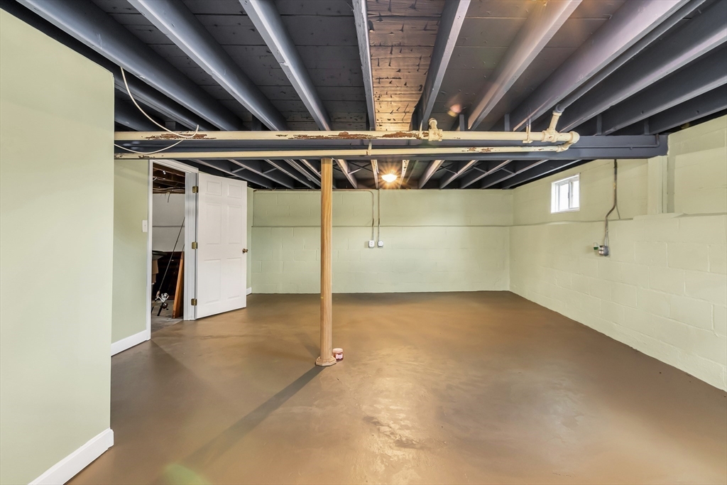 98 Varnum Road Dracut, MA 01826 - Photo 21 of 21 Gallery Image 21