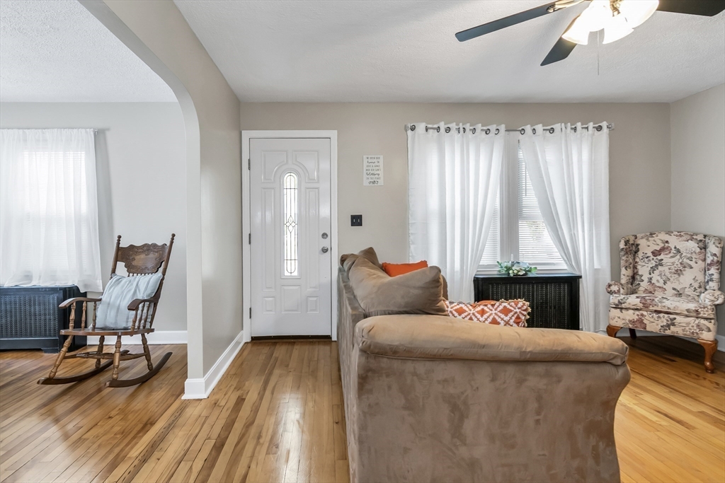 98 Varnum Road Dracut, MA 01826 - Photo 6 of 21 Gallery Image 6