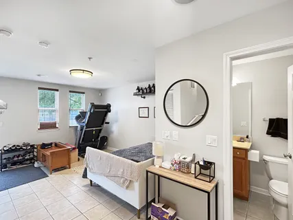 $4,200 | 517 South Boulevard, Evanston, IL 60202