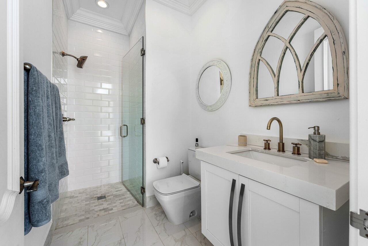 6080 Old Ocean Boulevard Ocean Ridge, FL 33435 - Photo 33 of 50 Upper Level Bathroom